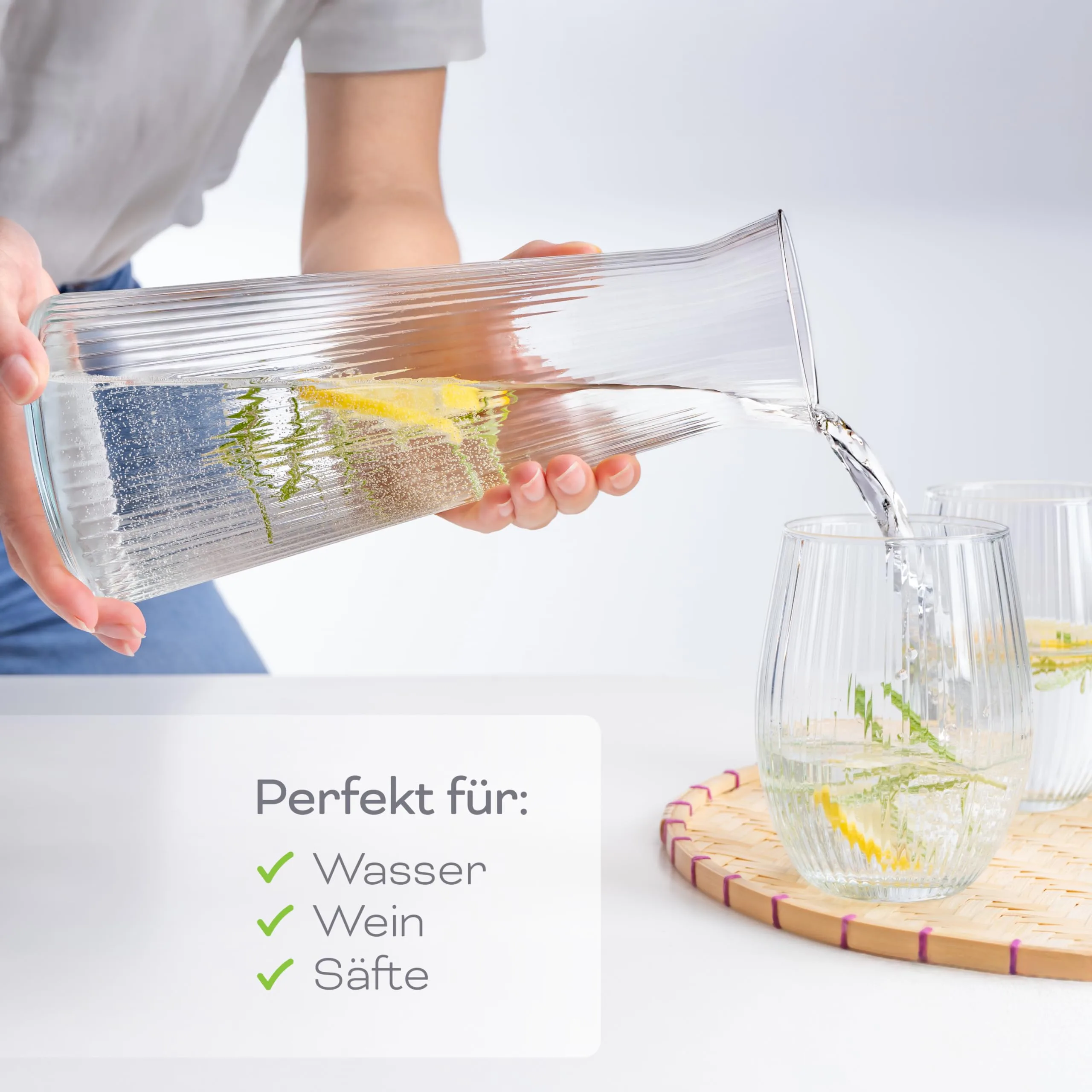 Wasserkaraffe 1 Liter aus robustem, geriffeltem Glas 1 Stk. 1000 ml