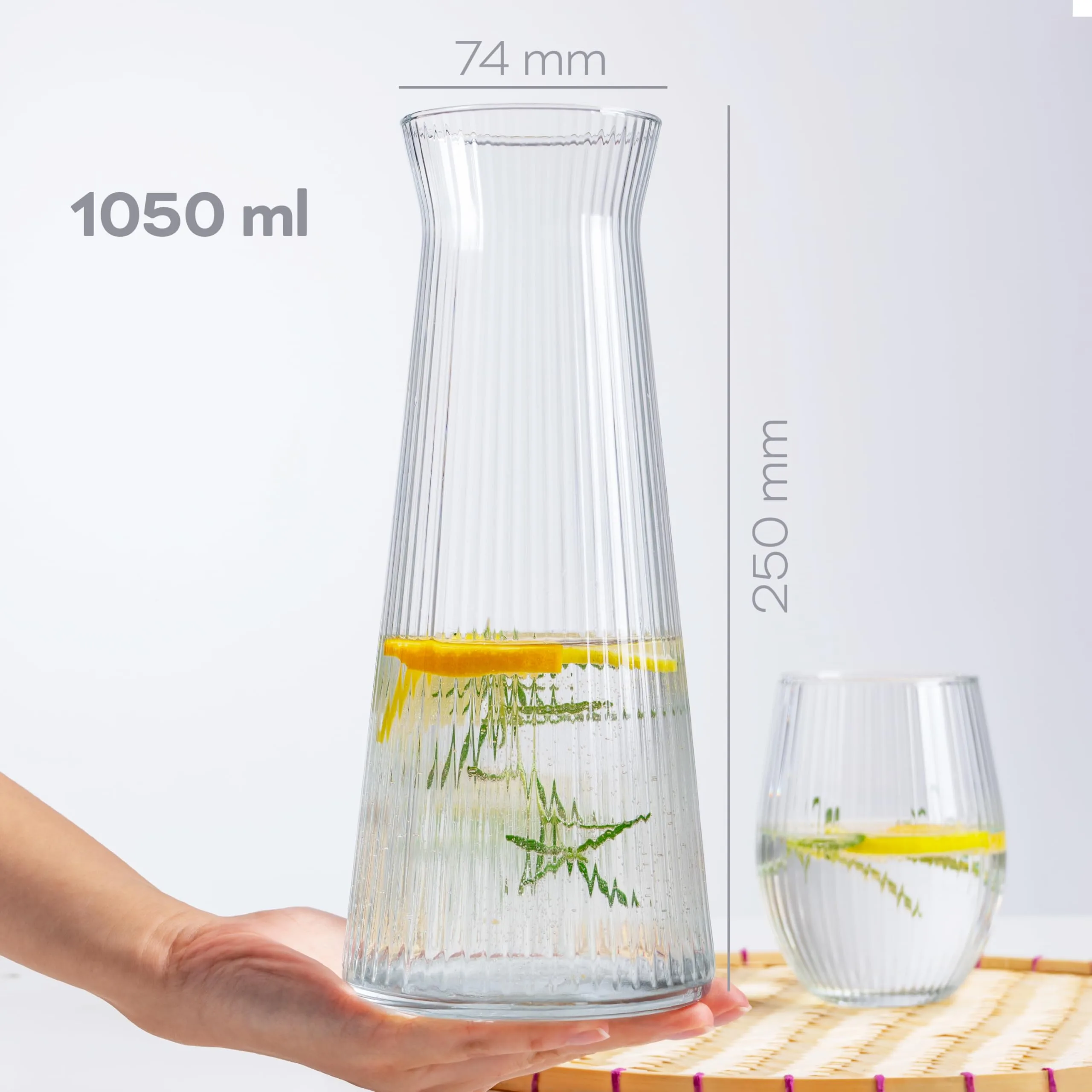 Wasserkaraffe 1 Liter aus robustem, geriffeltem Glas 1 Stk. 1000 ml